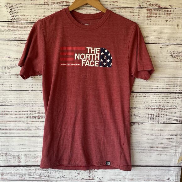 The North Face Mens Americana Logo Tee Slim Fit M Red Flag Graphic USA - Picture 1 of 6